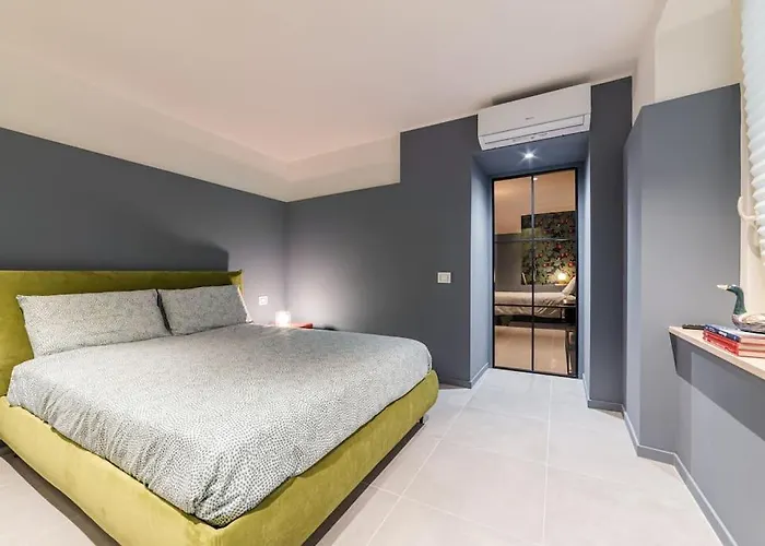 Imbriani Urban Loft Apartment *